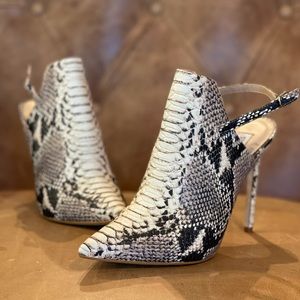 NEW Steve Madden Snake skin bootie heels - sz 7.5